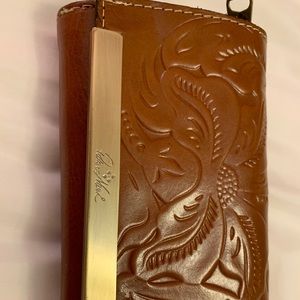 NWOT Patricia Nash Cametti trifold wallet.